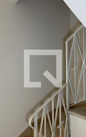 Casa à venda com 230m², 6 quartos e 4 vagas Casa à venda com 230m², 6 quartos e 4 vagasHall