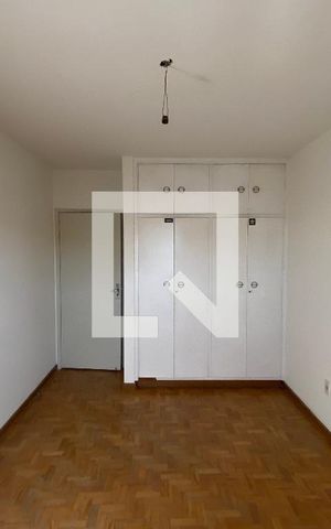 Casa à venda com 230m², 6 quartos e 4 vagas Casa à venda com 230m², 6 quartos e 4 vagasQuarto 1