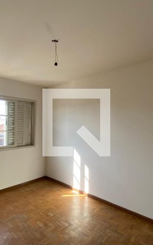 Casa à venda com 230m², 6 quartos e 4 vagas Casa à venda com 230m², 6 quartos e 4 vagasQuarto 1