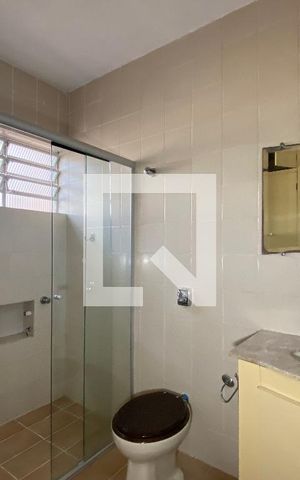 Casa à venda com 230m², 6 quartos e 4 vagas Casa à venda com 230m², 6 quartos e 4 vagasBanheiro