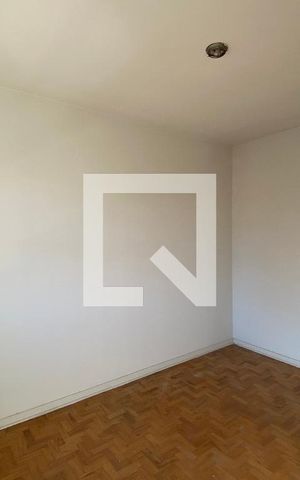 Casa à venda com 230m², 6 quartos e 4 vagas Casa à venda com 230m², 6 quartos e 4 vagasQuarto 4