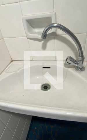 Casa à venda com 230m², 6 quartos e 4 vagas Casa à venda com 230m², 6 quartos e 4 vagasBanheiro de serviço