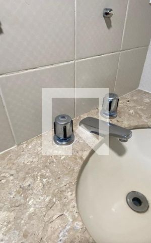 Casa à venda com 230m², 6 quartos e 4 vagas Casa à venda com 230m², 6 quartos e 4 vagasBanheiro