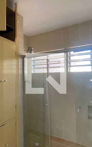 Casa à venda com 230m², 6 quartos e 4 vagas Casa à venda com 230m², 6 quartos e 4 vagasBanheiro