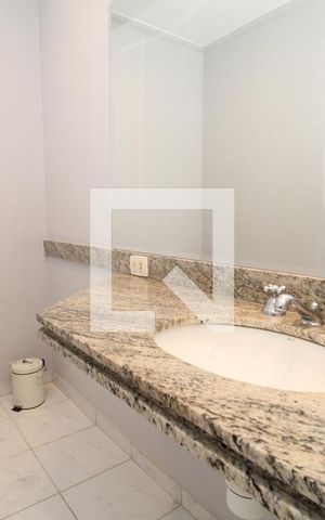 Apartamento à venda com 150m², 5 quartos e 4 vagasBanheiro suíte 1