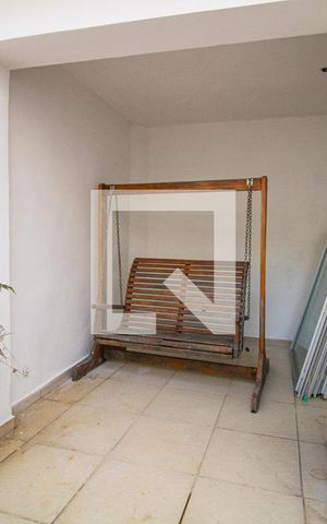 Casa à venda com 300m², 3 quartos e 2 vagas Casa à venda com 300m², 3 quartos e 2 vagasQuintal