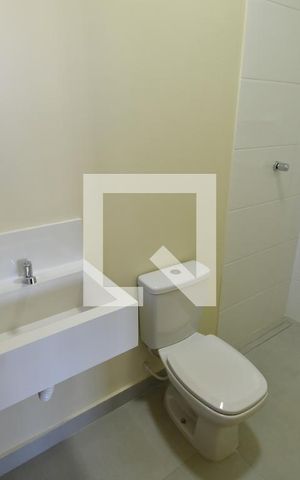 Casa à venda com 350m², 4 quartos e 6 vagasBanheiro de serviço