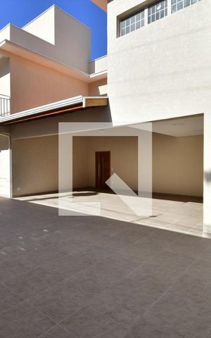 Casa à venda com 350m², 4 quartos e 6 vagasGaragem