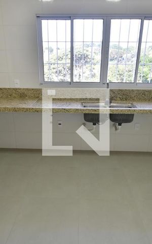 Casa à venda com 350m², 4 quartos e 6 vagasCozinha