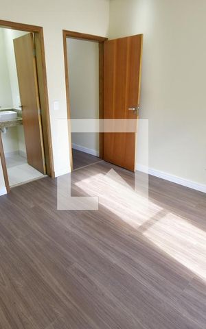 Casa à venda com 350m², 4 quartos e 6 vagasQuarto 4 - Suíte