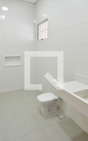Casa à venda com 350m², 4 quartos e 6 vagasBanheiro de serviço 2