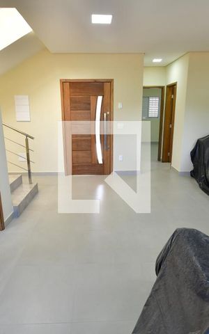 Casa à venda com 350m², 4 quartos e 6 vagasSala 1