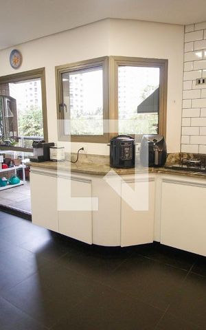 Apartamento à venda com 340m², 5 quartos e 4 vagasCozinha
