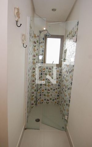 Apartamento à venda com 340m², 5 quartos e 4 vagasBanheiro da Suíte 2