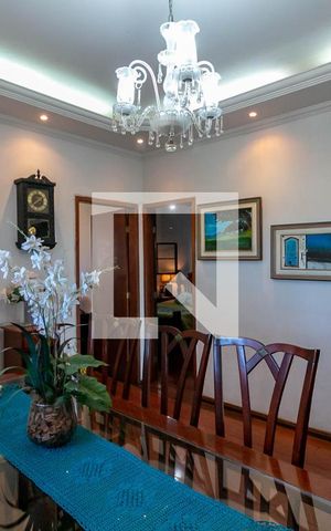 Casa à venda com 418m², 3 quartos e 2 vagas Casa à venda com 418m², 3 quartos e 2 vagasSala