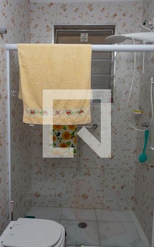 Casa à venda com 200m², 4 quartos e 2 vagasCasa 2 - banheiro social