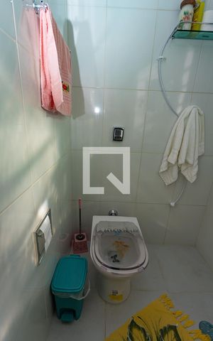 Casa à venda com 200m², 4 quartos e 2 vagasCasa 2 - banheiro da suíte