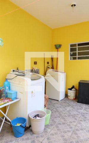 Casa à venda com 370m², 5 quartos e 1 vagaLavanderia