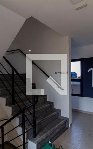 Apartamento à venda com 46m², 2 quartos e 1 vaga Apartamento à venda com 46m², 2 quartos e 1 vagaÁrea Comum - Escada