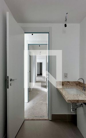 Apartamento à venda com 136m², 4 quartos e 2 vagas Apartamento à venda com 136m², 4 quartos e 2 vagasBanheiro Suíte 2