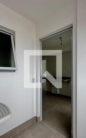 Apartamento à venda com 136m², 4 quartos e 2 vagas Apartamento à venda com 136m², 4 quartos e 2 vagasÁrea de Serviço