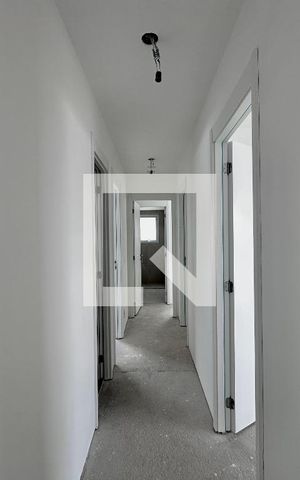 Apartamento à venda com 136m², 4 quartos e 2 vagas Apartamento à venda com 136m², 4 quartos e 2 vagasCorredor Quartos