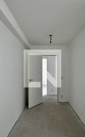 Apartamento à venda com 136m², 4 quartos e 2 vagas Apartamento à venda com 136m², 4 quartos e 2 vagasCloset Suíte 1