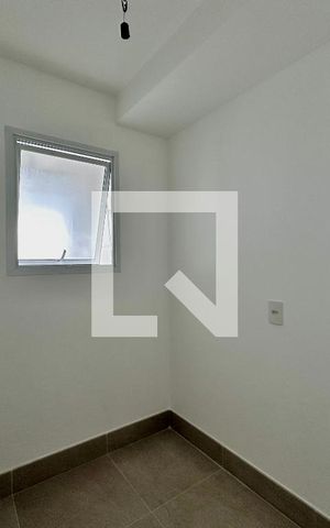 Apartamento à venda com 136m², 4 quartos e 2 vagas Apartamento à venda com 136m², 4 quartos e 2 vagasQuarto de Serviço