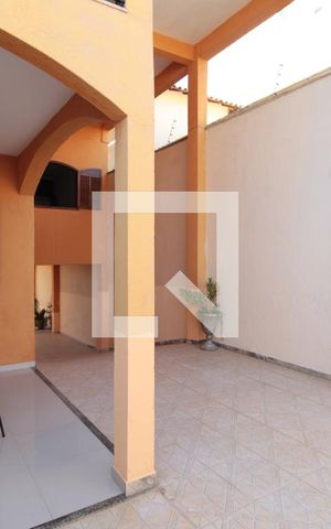 Casa à venda com 360m², 5 quartos e 3 vagasCasa 1 | Garagem