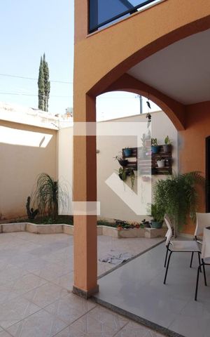 Casa à venda com 360m², 5 quartos e 3 vagasCasa 1 | Garagem
