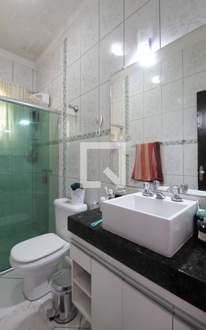 Casa à venda com 360m², 5 quartos e 3 vagasCasa 1 | Banheiro Social