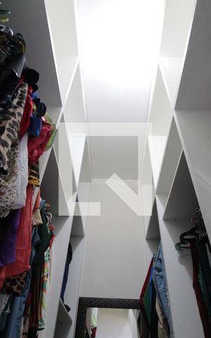 Casa à venda com 360m², 5 quartos e 3 vagasCasa 1 | Closet da Suite