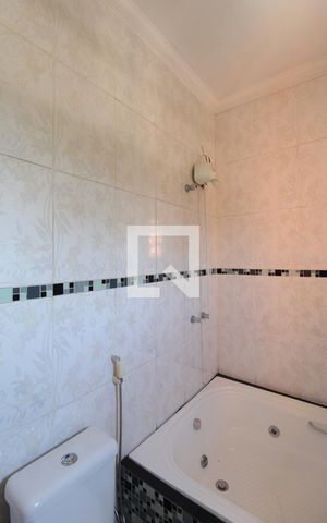 Casa à venda com 360m², 5 quartos e 3 vagasCasa 1 | Banheiro da Suite