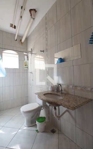 Casa à venda com 360m², 5 quartos e 3 vagasCasa 1 | Banheiro de Serviço