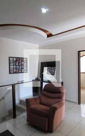 Casa à venda com 360m², 5 quartos e 3 vagasCasa 1 | Sala de TV