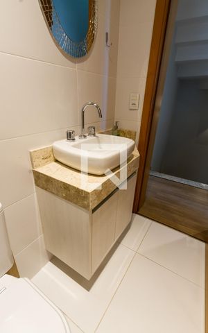 Casa de condomínio para alugar com 164m², 3 quartos e 2 vagasBanheiro 1