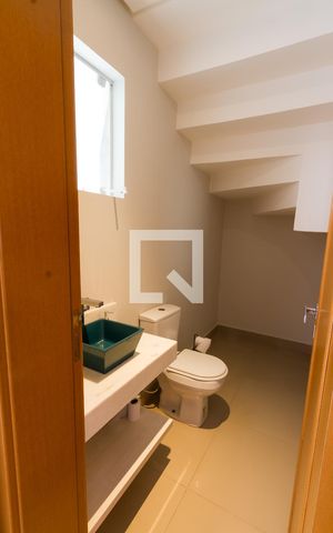 Casa de condomínio para alugar com 164m², 3 quartos e 2 vagasLavabo