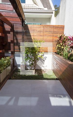 Casa de condomínio para alugar com 164m², 3 quartos e 2 vagasQuintal