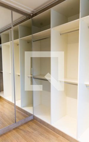 Casa de condomínio para alugar com 164m², 3 quartos e 2 vagasCloset