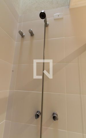 Casa de condomínio para alugar com 164m², 3 quartos e 2 vagasBanheiro 1 - chuveiro