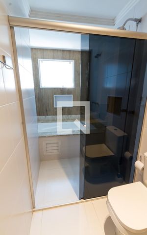 Casa de condomínio para alugar com 164m², 3 quartos e 2 vagasBanheiro da Suíte