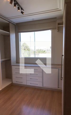 Casa de condomínio para alugar com 164m², 3 quartos e 2 vagasCloset