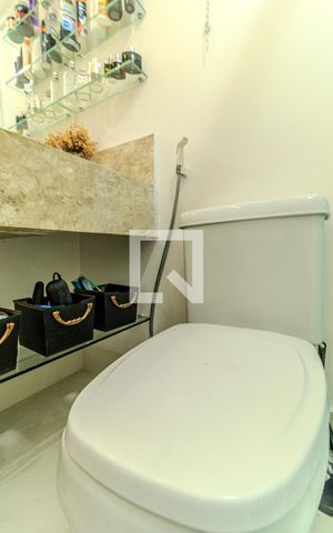 Apartamento à venda com 84m², 2 quartos e 1 vagaBanheiro Social