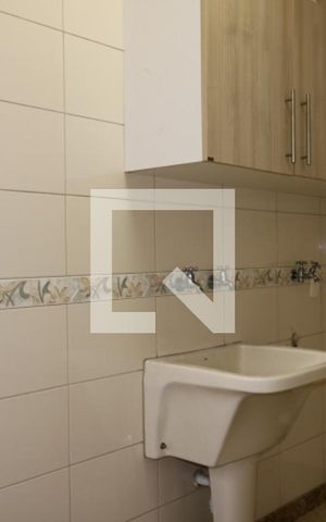 Casa à venda com 516m², 6 quartos e 10 vagasCasa 2 - 2º Piso área de serviço