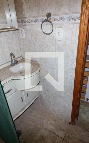 Casa à venda com 330m², 3 quartos e 4 vagas Casa à venda com 330m², 3 quartos e 4 vagasBanheiro 7