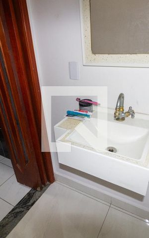 Casa à venda com 330m², 3 quartos e 4 vagas Casa à venda com 330m², 3 quartos e 4 vagasBanheiro 4