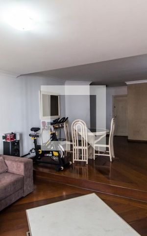Apartamento à venda com 164m², 4 quartos e 2 vagas Apartamento à venda com 164m², 4 quartos e 2 vagasSala de TV