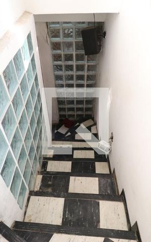 Casa para alugar com 60m², 1 quarto e sem vagaEscada
