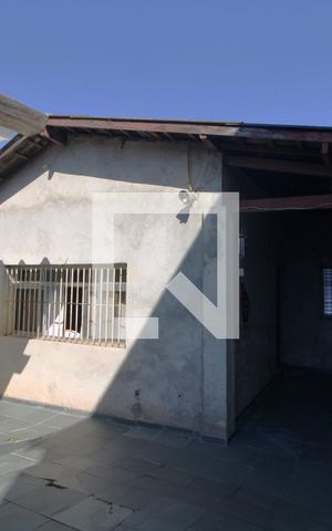 Casa à venda com 300m², 3 quartos e 4 vagasFachada
