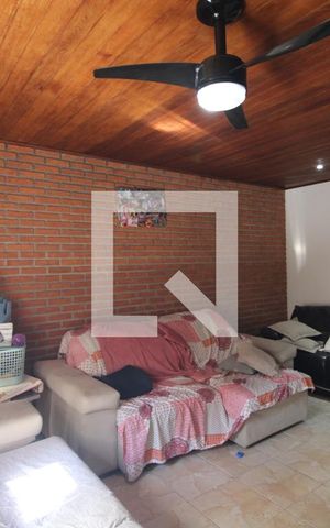 Casa à venda com 300m², 3 quartos e 4 vagasSala